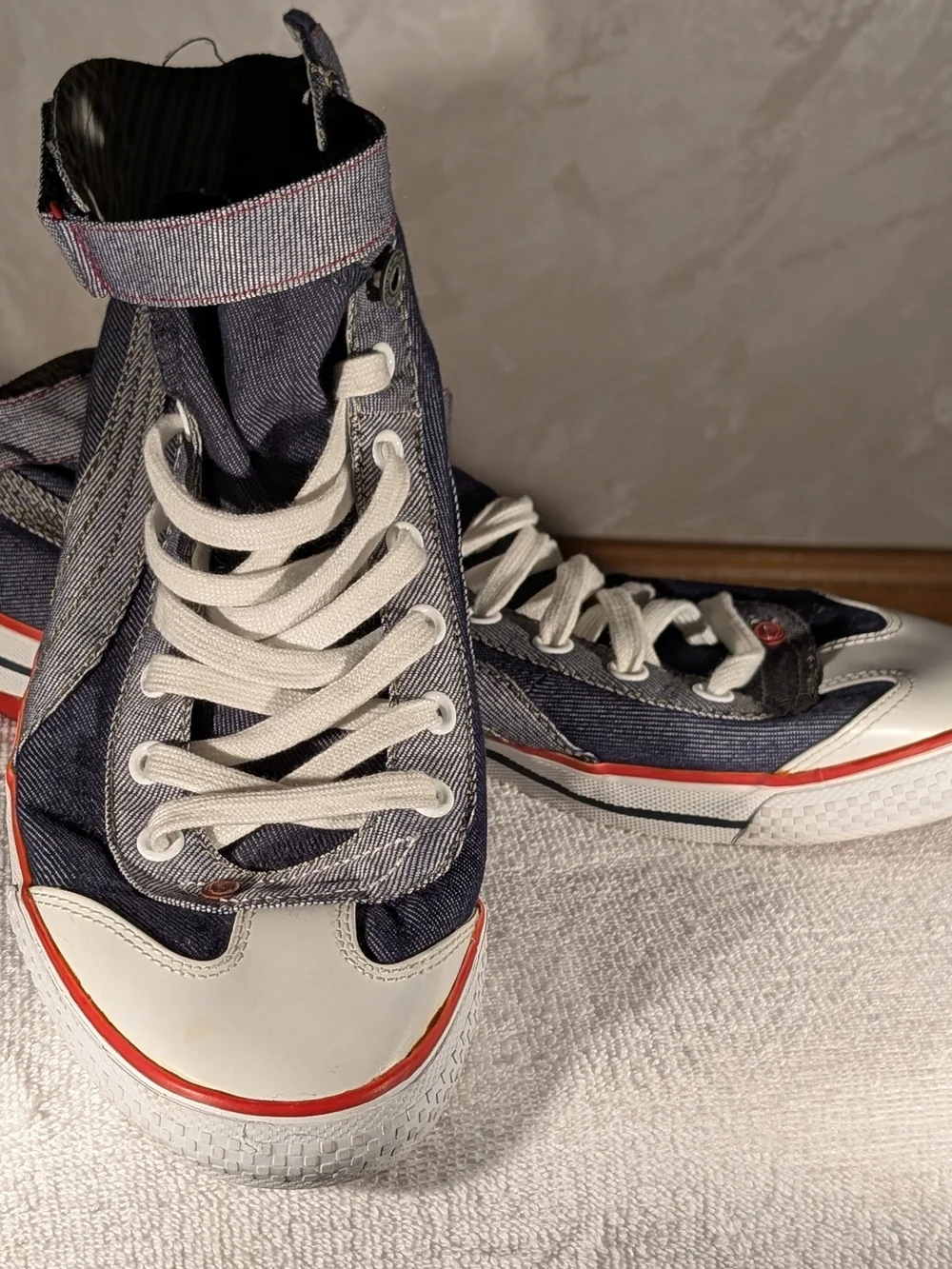 Men's High-Top Canvas Sneakers in Navy and White
